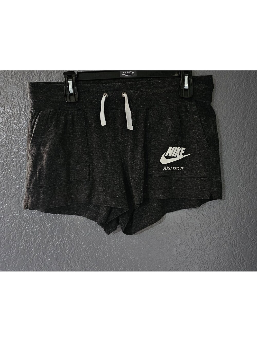 Women's Nike Just Do It Shorts Size Large Gray Pockets Elastic Waist Drawstring